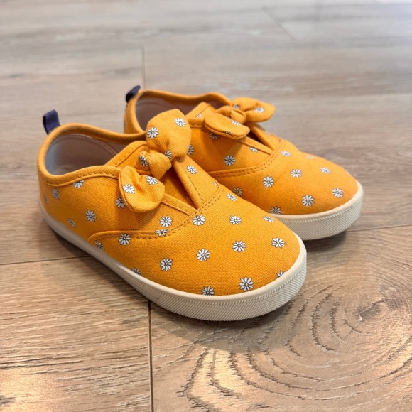 OshKosh B'gosh Slip On‎ Sneakers Cute Bow Accent Daisy Print Shoes 10M Yellow - Picture 1 of 6